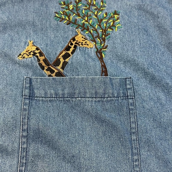 Vintage Giraffe Denim Shirt Women’s Size 2X Blue Safari Embroidered Medium Wash - Picture 4 of 16